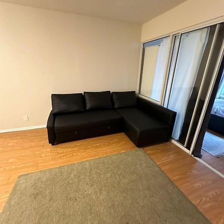 Best Location In Downtown- Walking To Eaton Centre, Nathan Phillips Square, Yonge-Dundas, Ikea,Transit Toronto Exterior photo