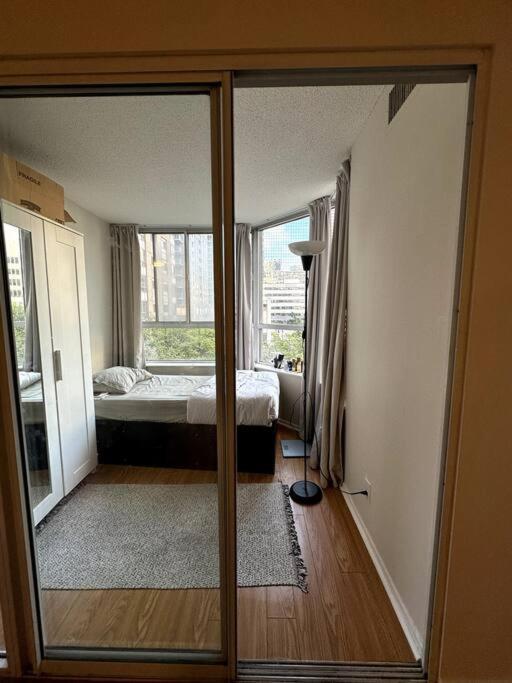 Best Location In Downtown- Walking To Eaton Centre, Nathan Phillips Square, Yonge-Dundas, Ikea,Transit Toronto Exterior photo