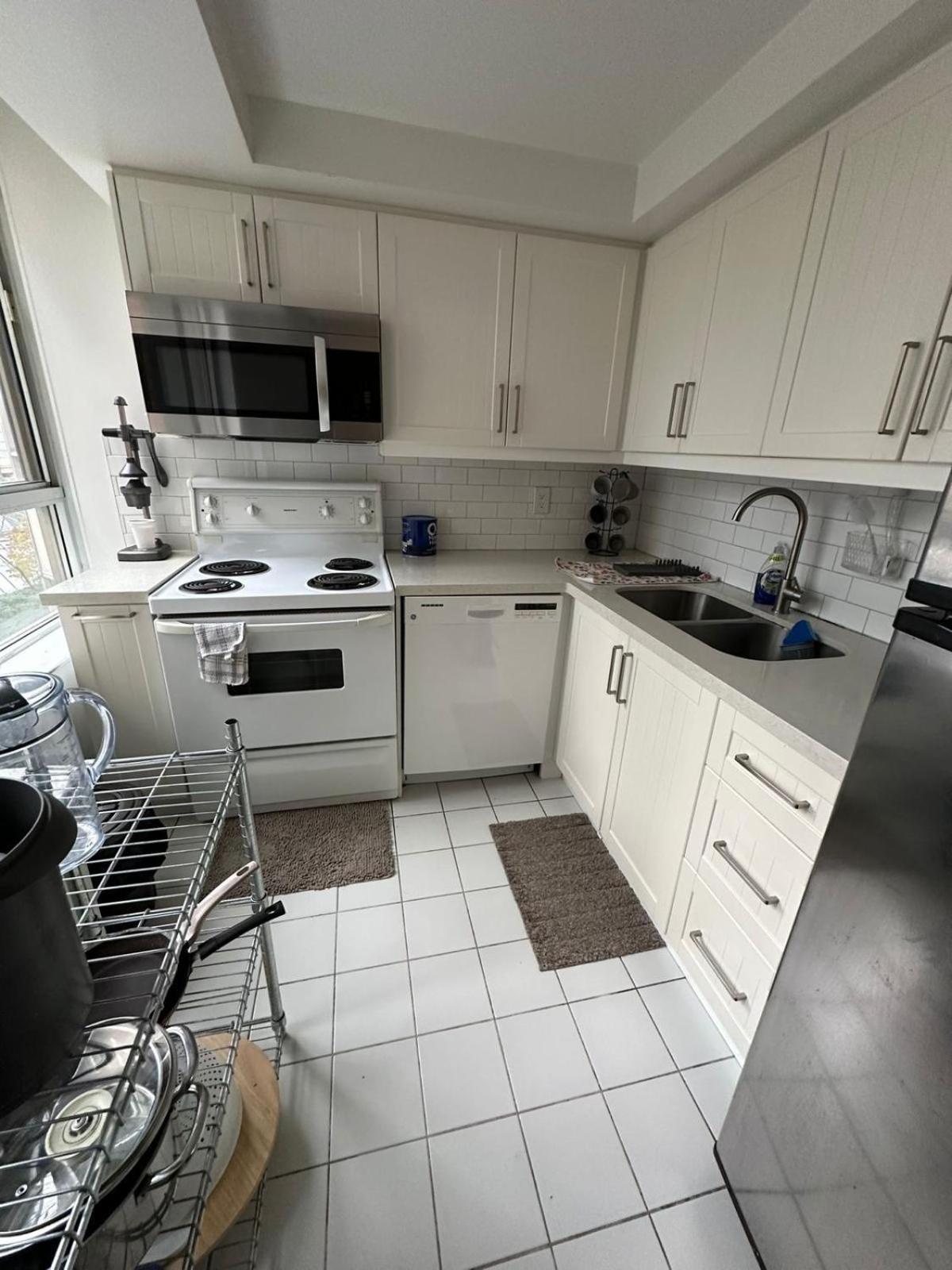 Best Location In Downtown- Walking To Eaton Centre, Nathan Phillips Square, Yonge-Dundas, Ikea,Transit Toronto Exterior photo